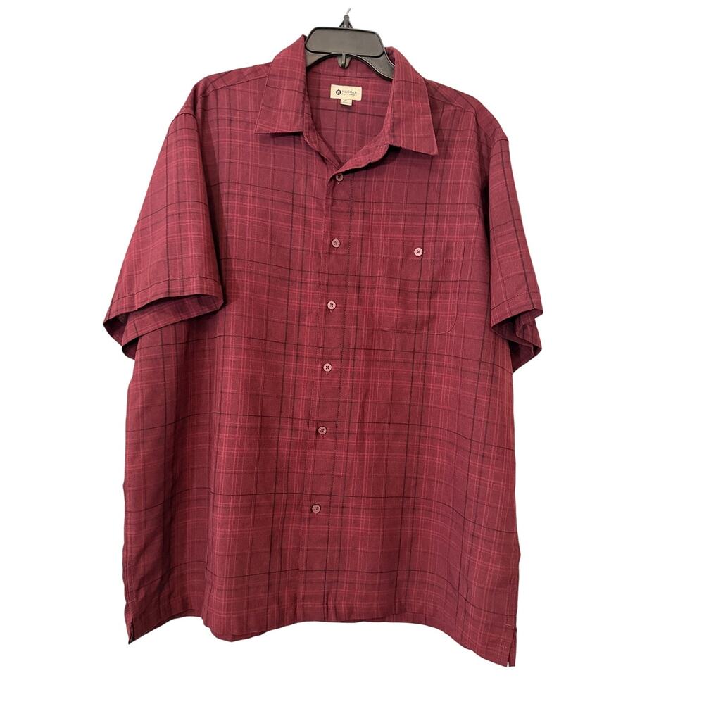Haggar Clothing Men's XL Burgundy Plaid Short Sleeve Button Down Shirt Casual